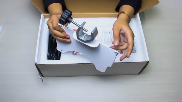 Syringe Pump merupakan alat yang digunakan untuk memberikan cairan obat atau cairan makanan ke dalam tubuh pasien dalam jumlah tertentu dan dalam jangka waktu tertentu secara teratur.