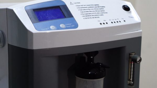 Oxygen Concentrator adalah merupakan alat elektronik yang dapat memberikan oksigen murni untuk tubuh.