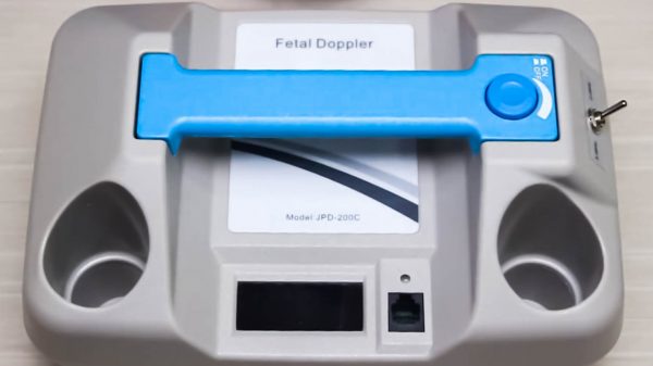Fungsi Doppler adalah untuk mendeteksi detak jantung pada janin, yang biasanya digunakan pada usia kehamilan 16 minggu ke atas.