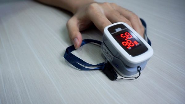 Pulse Oximeter Portable adalah sebuah alat yang digunakan untuk mengukur kadar oksigen di dalam darah.